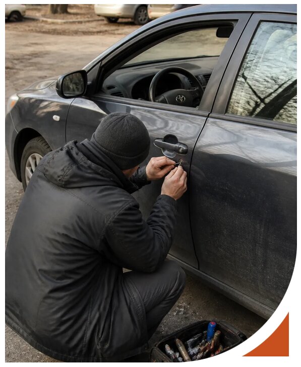 Профессиональное вскрытие автомобиля Тойота без повреждений в Тутаеве